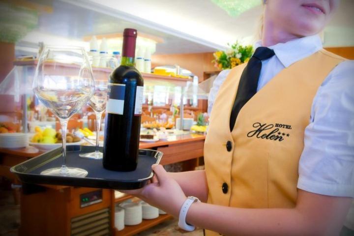 Hotel Helen Каорле Экстерьер фото