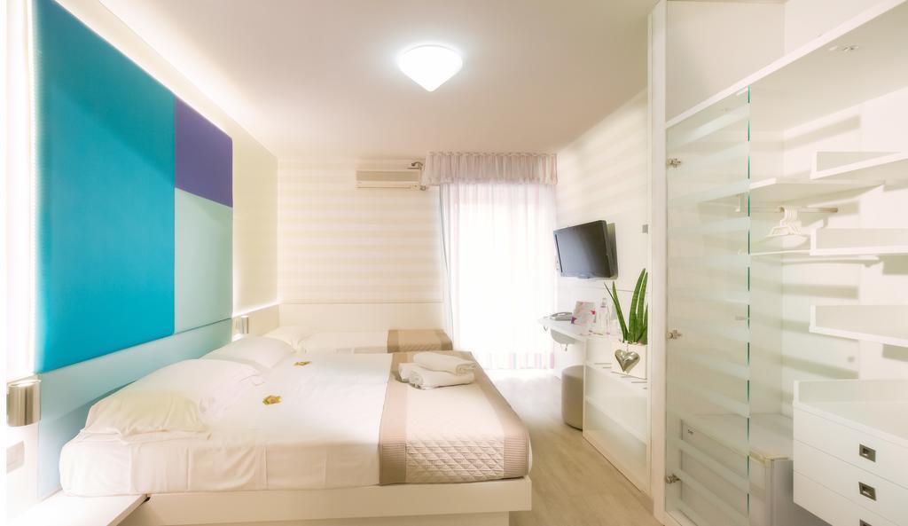 Hotel Helen Каорле Экстерьер фото