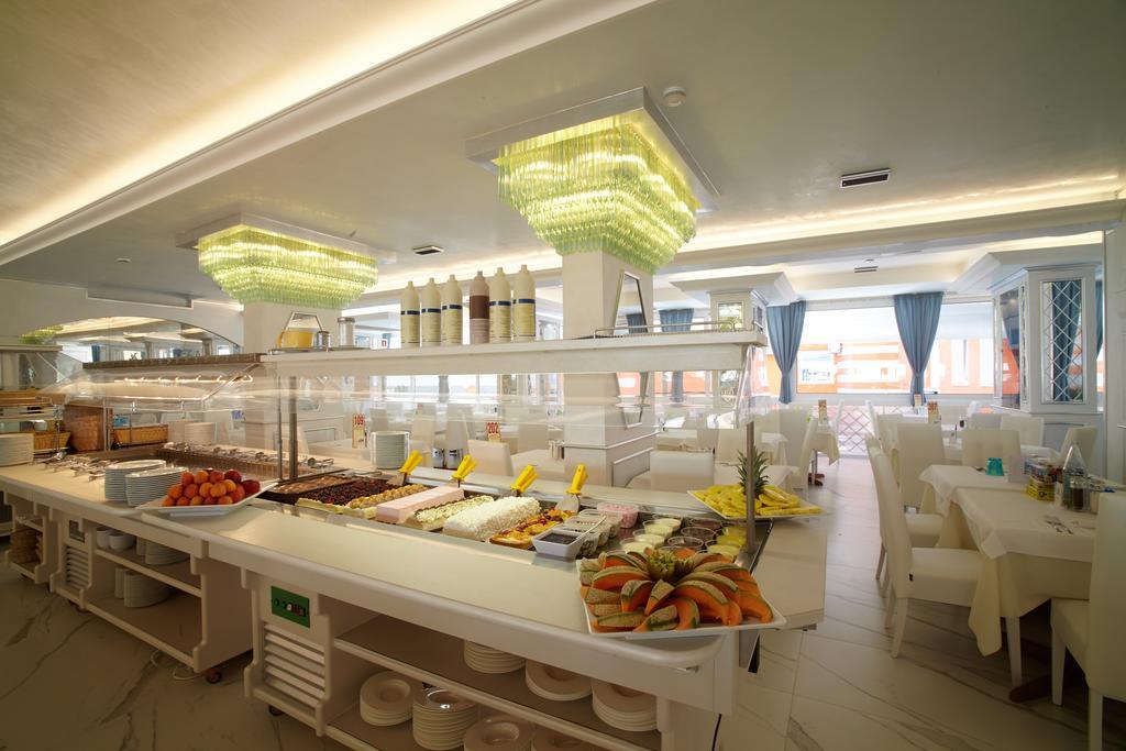 Hotel Helen Каорле Экстерьер фото