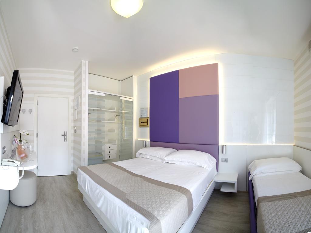 Hotel Helen Каорле Экстерьер фото
